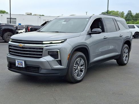 Used 2026 Chevrolet Traverse LT w/ Driver Confidence Package AWD/4WD image 10