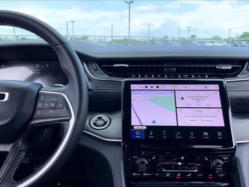 Used 2022 Jeep Grand Cherokee L Limited image 7