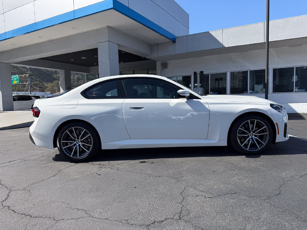 Used 2026 BMW 230i xDrive Coupe AWD/4WD image 6
