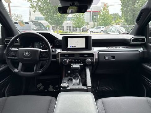 Used 2025 Toyota Tacoma SR5 AWD/4WD image 11