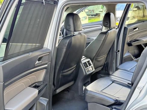 Used 2021 Volkswagen Atlas SE FWD image 15