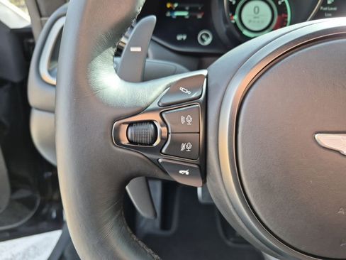 Used 2019 Aston Martin V8 Vantage Coupe image 25
