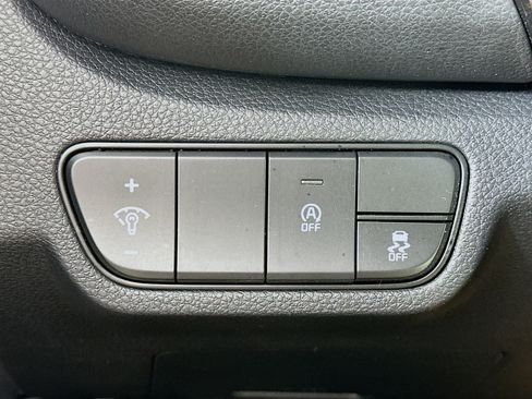 Used 2025 Kia Seltos S image 17