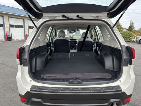 Used 2021 Subaru Forester AWD/4WD image 28