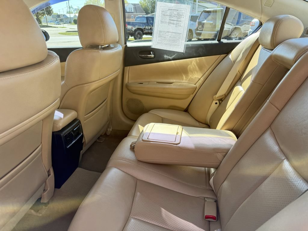 Used 2011 Nissan Maxima 3.5 SV w/ Monitor Pkg FWD image 11