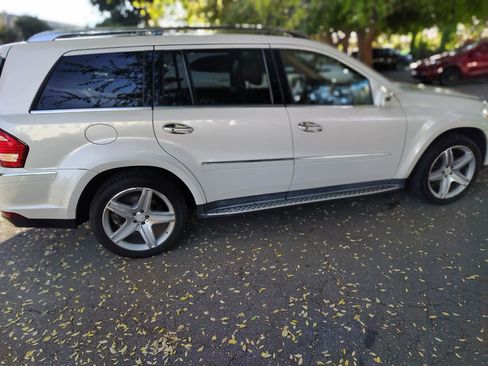 Used 2012 Mercedes-Benz GL 550 4MATIC image 19