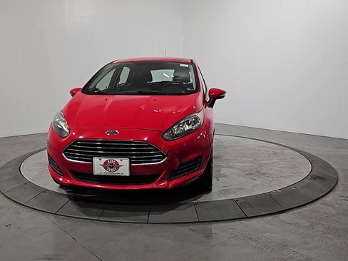 Used 2015 Ford Fiesta SE image 9