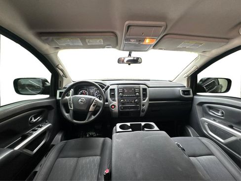 Used 2017 Nissan Titan SV RWD image 23