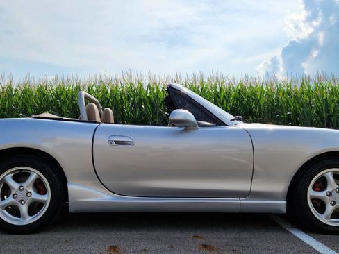 Used 1999 MAZDA MX-5 Miata image 5