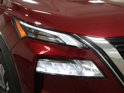 Used 2023 Nissan Rogue SV AWD/4WD image 12