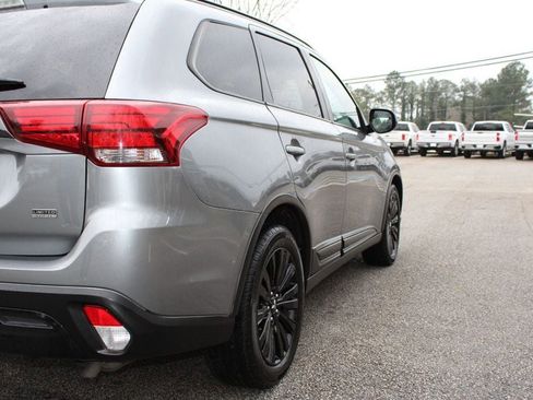 Used 2020 Mitsubishi Outlander LE image 16