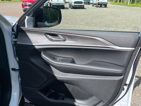 New 2025 Jeep Grand Cherokee Limited image 26