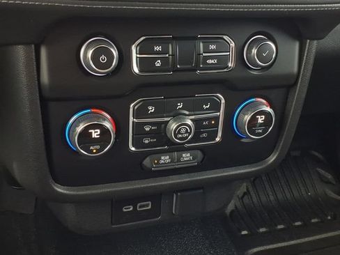 Certified 2022 Chevrolet Suburban 2WD image 15