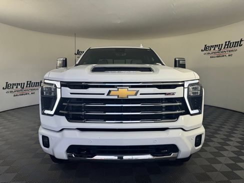 Used 2024 Chevrolet Silverado 2500 LTZ w/ LTZ Plus Package AWD/4WD image 5