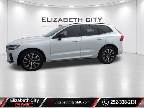 Used 2023 Volvo XC60 B5 Plus AWD/4WD image 5