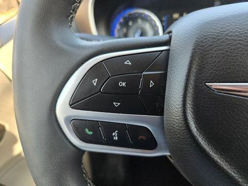 Used 2023 Chrysler Voyager LX image 21