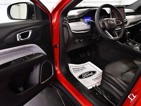 Used 2023 Jeep Compass Latitude image 15