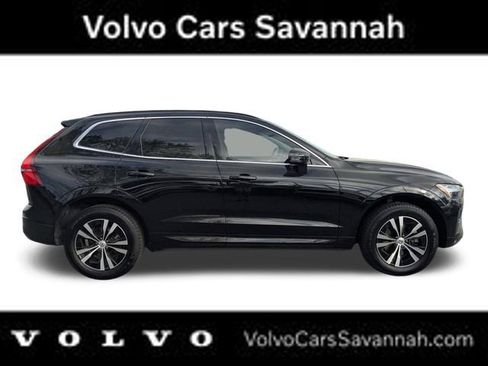 Used 2023 Volvo XC60 B5 Core image 3