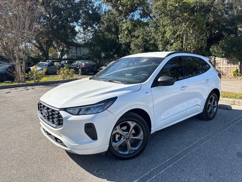 Used 2023 Ford Escape ST-Line image 2