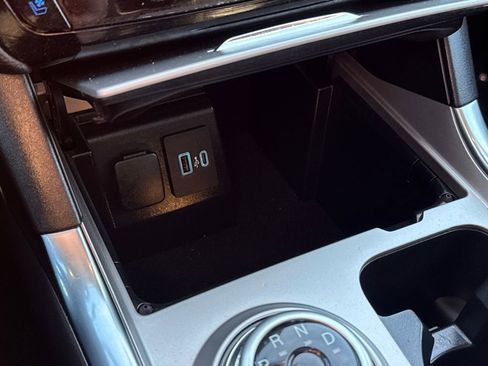 Used 2023 Ford Explorer Limited w/ Limited Technology Package image 28