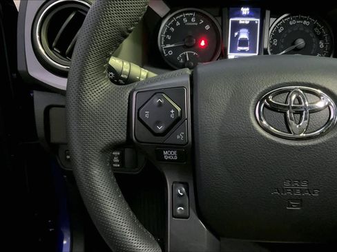 Used 2022 Toyota Tacoma TRD Sport w/ TRD Premium Sport Package image 23