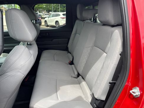 Used 2025 Toyota Tacoma SR5 AWD/4WD image 33