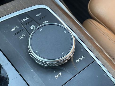 Used 2020 BMW 330i Sedan w/ Convenience Package image 29