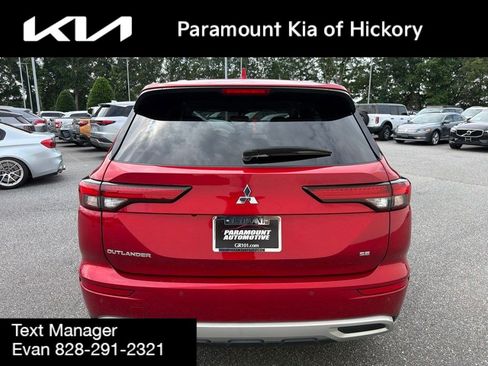 Used 2024 Mitsubishi Outlander SE Black Edition FWD image 8