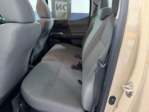 Used 2019 Toyota Tacoma SR5 AWD/4WD image 29