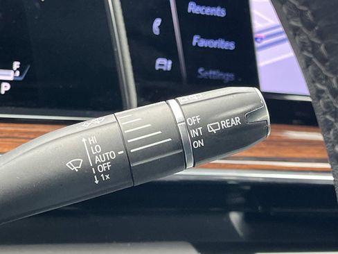 Used 2022 Cadillac Escalade ESV Premium Luxury image 38