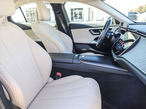 Certified 2025 Mercedes-Benz E 350 4MATIC Sedan image 17