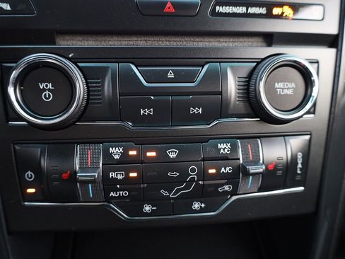 Used 2017 Ford Explorer XLT w/ Equipment Group 202A image 34