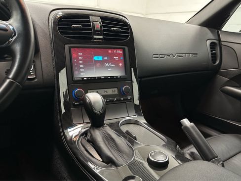 Used 2013 Chevrolet Corvette Convertible RWD image 29
