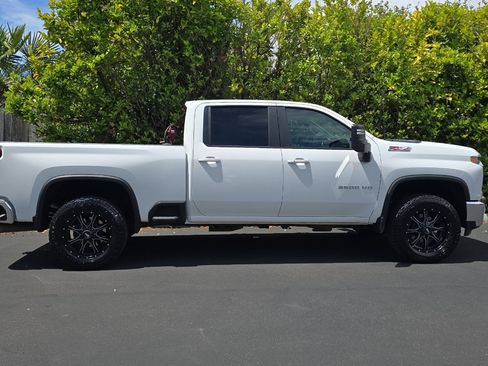 Used 2023 Chevrolet Silverado 2500 LT w/ All Star Edition AWD/4WD image 3