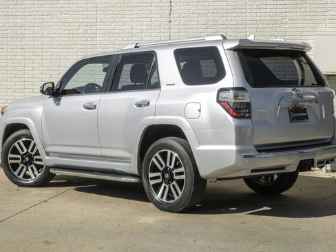 Used 2016 Toyota 4Runner Limited image 10
