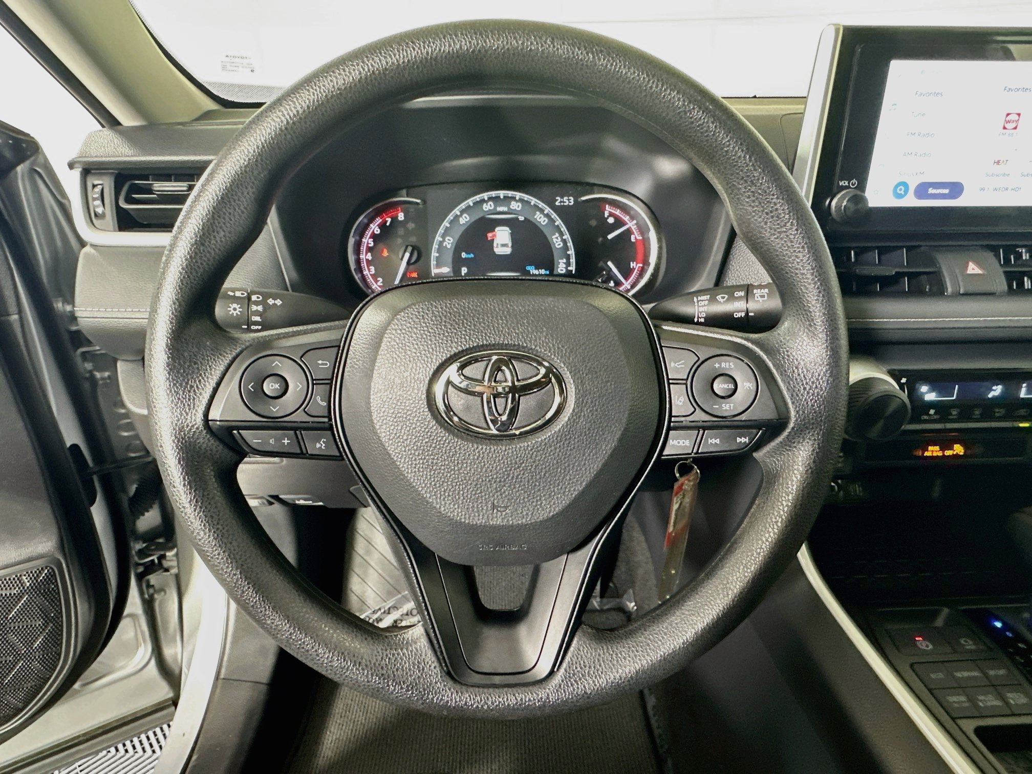 Used 2025 Toyota RAV4 LE AWD/4WD image 15