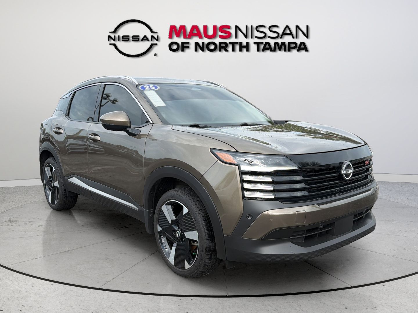 Certified 2025 Nissan Kicks SR FWD image 1