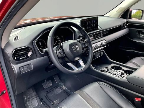 Used 2025 Honda Pilot EX-L image 14