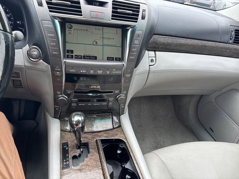 Used 2008 Lexus LS 600h L image 19
