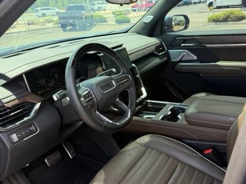 Used 2026 GMC Acadia Denali Ultimate w/ LPO, Floor Liner Package AWD/4WD image 17