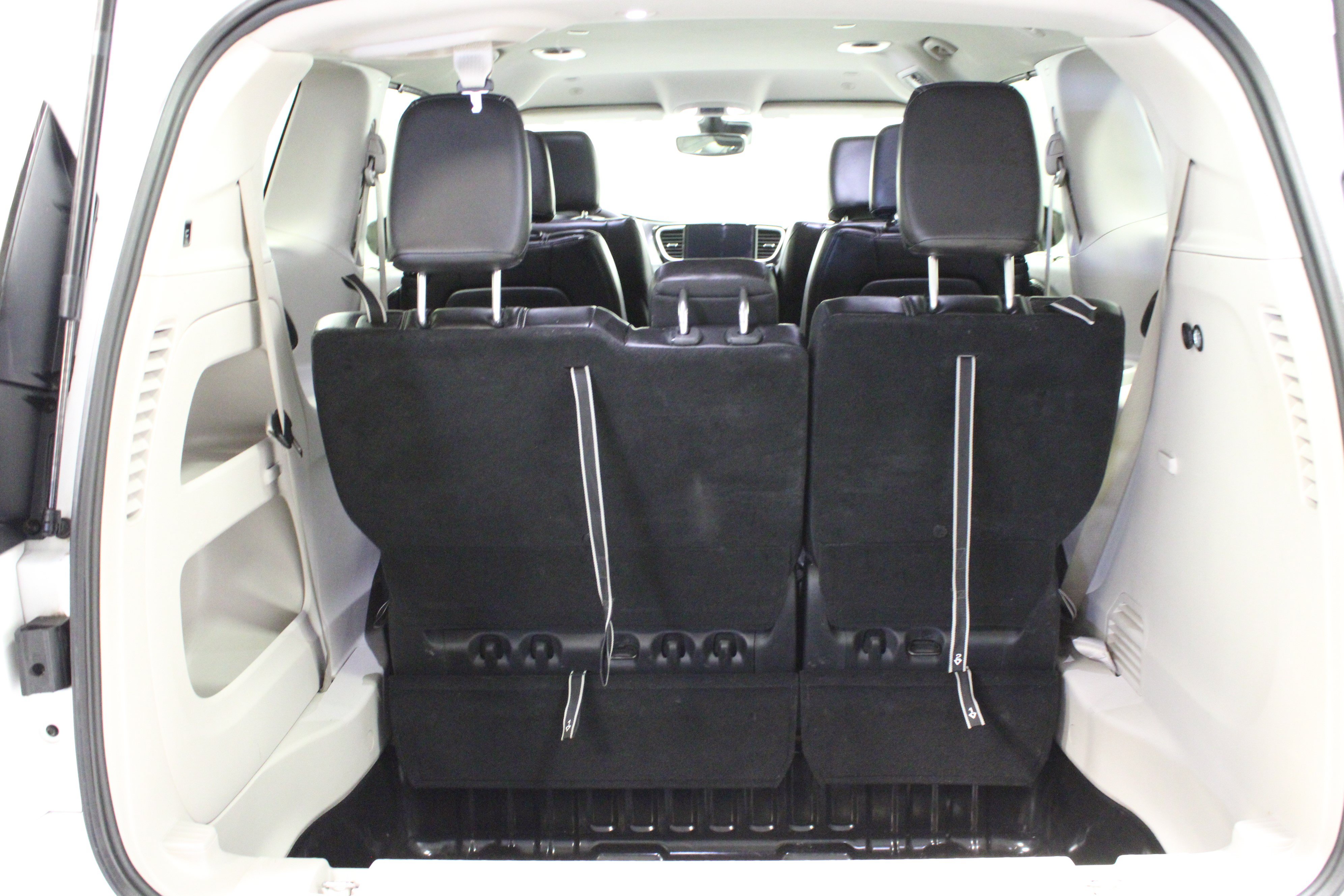 Used 2024 Chrysler Pacifica Touring-L FWD image 15