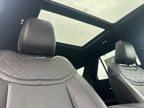 Certified 2025 Ford Explorer Platinum w/ Ultimate Package image 18