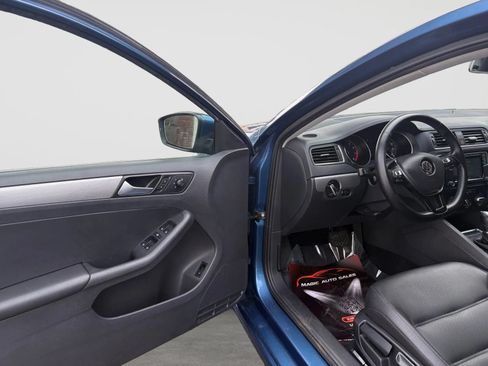 Used 2018 Volkswagen Jetta SE FWD image 11