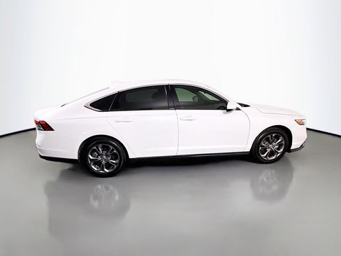 Used 2023 Honda Accord EX image 11