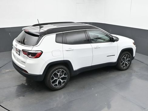 Used 2025 Jeep Compass Limited AWD/4WD image 29