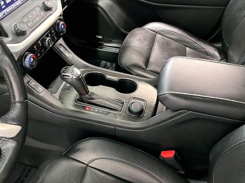 Used 2018 GMC Acadia SLT image 17