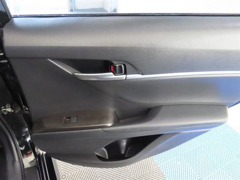 Used 2021 Toyota Camry LE image 30
