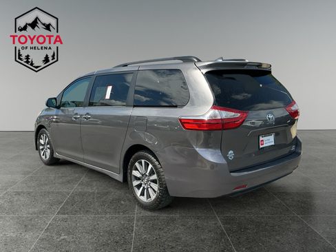 Certified 2018 Toyota Sienna XLE Premium AWD/4WD image 3