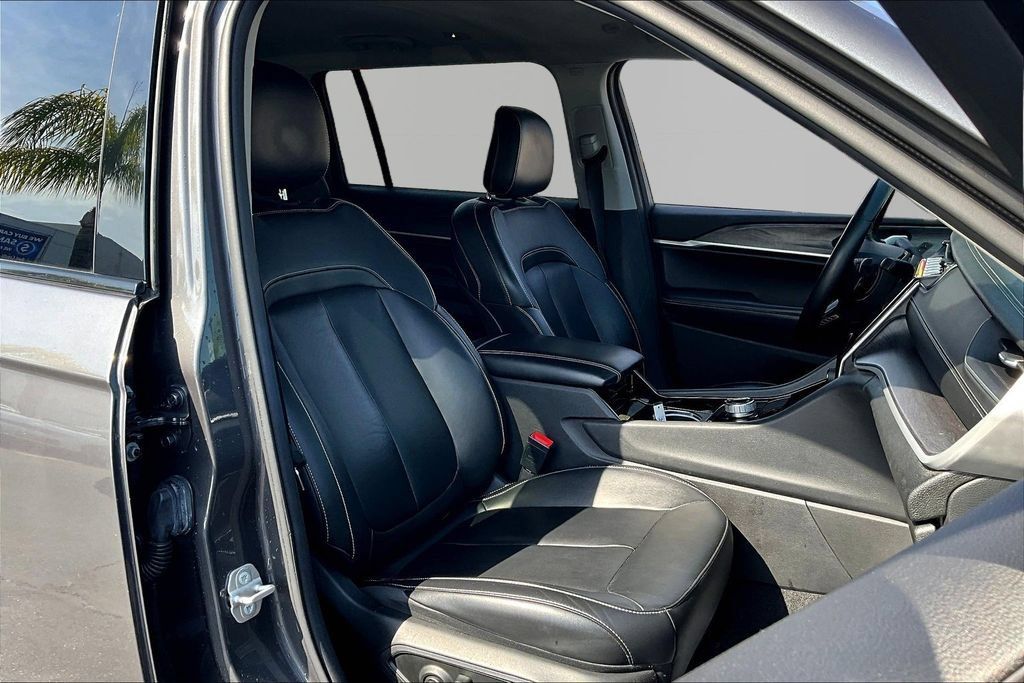 Used 2021 Jeep Grand Cherokee L Limited RWD image 29