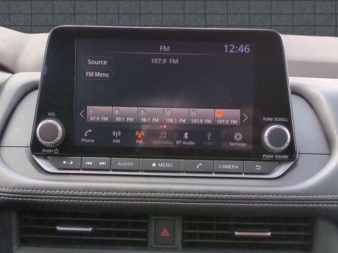 Used 2023 Nissan Rogue S image 18